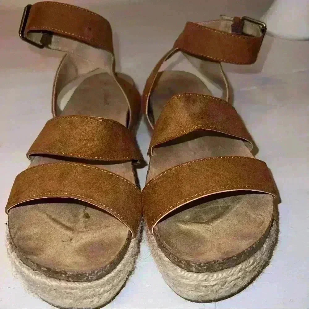 Universal Thread espadrilles platform sandals size 6.5
